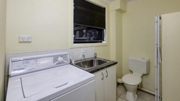 Birchwood, Devonport self-contained self catering accommodation image 10