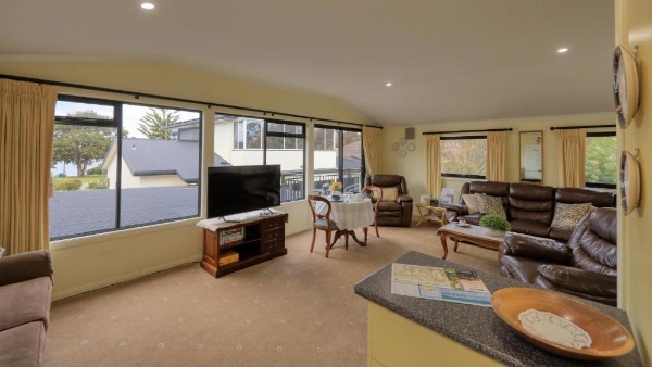 Birchwood, Devonport self-contained self catering accommodation image 15