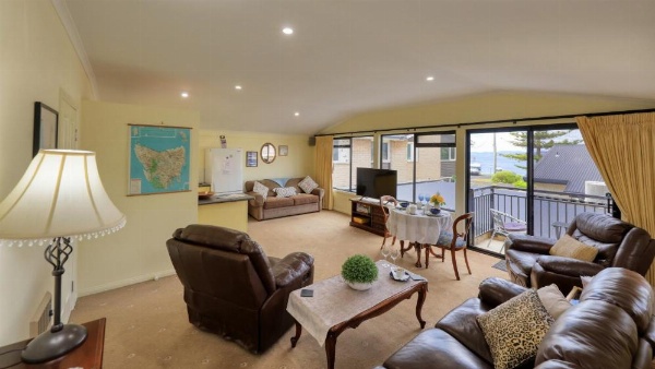 Birchwood, Devonport self-contained self catering accommodation image 16