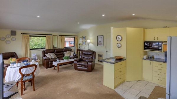 Birchwood, Devonport self-contained self catering accommodation image 17