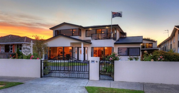 Birchwood, Devonport self-contained self catering accommodation image 5